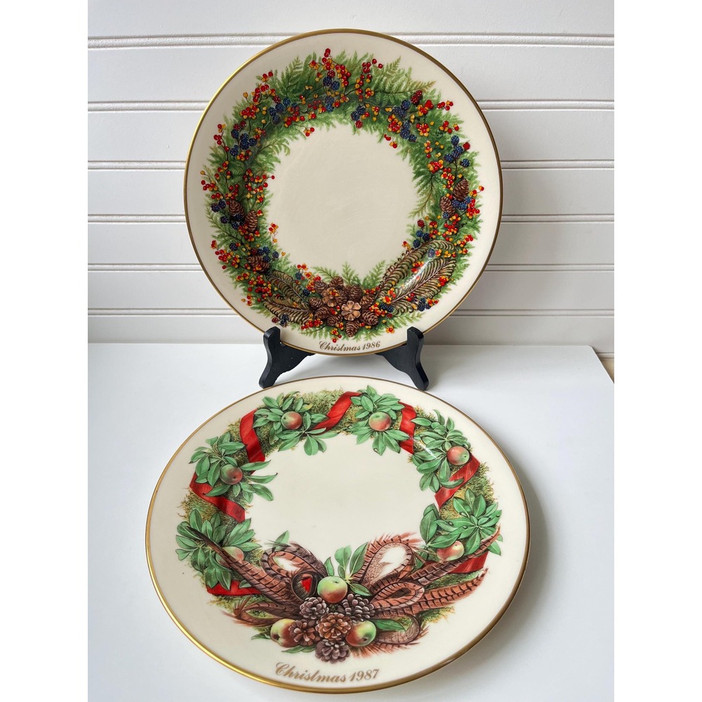 Lenox Colonial Christmas Wreath Plate Set Two Gold Trim Pennsylvania 1987 1986